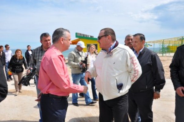 Ministrul Turismului, mulţumit de plaje, dar supărat pe primarul Mangaliei